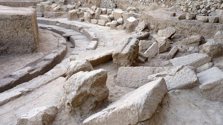 Αποκαλύφθηκε σημαντικό τμήμα του θεάτρου της Αρχαίας Θουρίας στη Μεσσηνία (εικόνες)